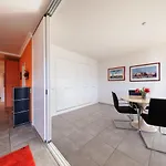 D32 Apartment